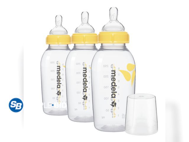 Lot 58-60834 - Medela Medium Flow Feeding &amp; Storage Bottle Set - 8oz, 3 Pack - appears unused