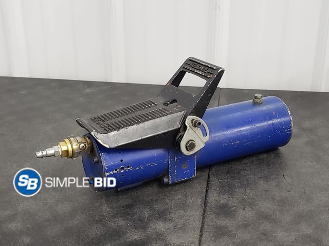 Lot 58-57639 - 10,000 PSI Air Power Hydraulic Pump