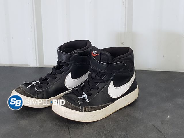 Lot 58-75652 - Kids Nike High Tops - Size 12c