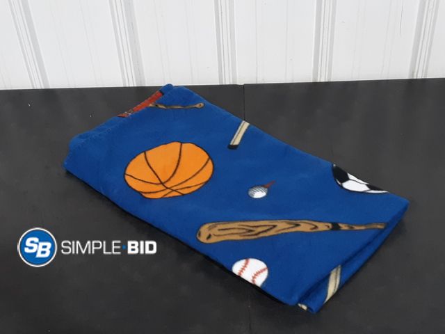 Lot 58-17908 - Sports Fleece Blanket 50" x 60" - appears unused - out of box
