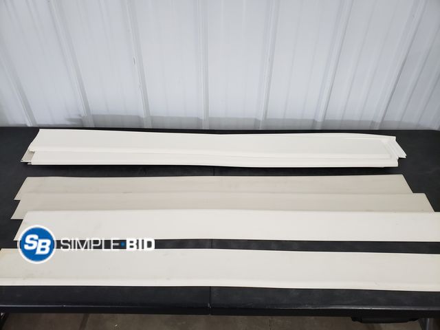 Lot 58-71911 - Wall Base Trim -- 17 Count -- White