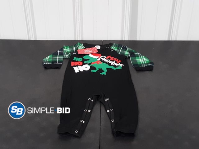 Lot 58-27994 - New INFANT Merry Christmas onsie -- super cute -- - SIZE 9-12 months