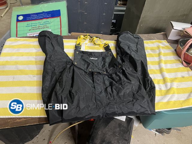 Lot 58-60621 - Viking Journeyman 420D  Rain Bib Pants Size Large