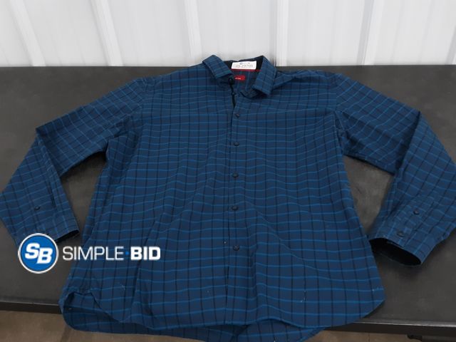 Lot 58-29700 - Alfani Men's Button Down Dress Shirt - Size XL (Slim Fit) - Light Use