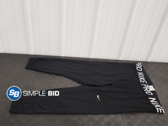 Lot 58-77820 - Women's Nike Pro Dri fit leggings - SIZE 2XL - lightly worn