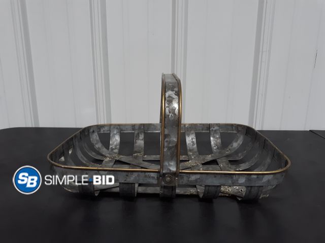 Lot 58-35125 - Metal Wicker Tobacco Basket with handle - approx. 13" x 10"