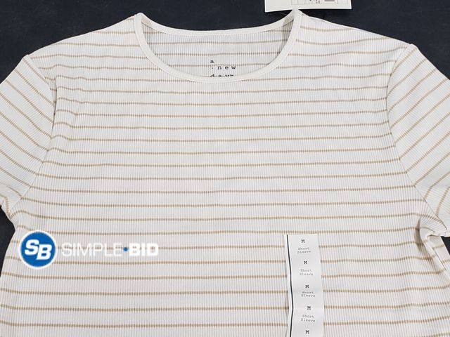 Lot 58-52675 - A New Day Women's Short Sleeve Shirt - Size M - NWT