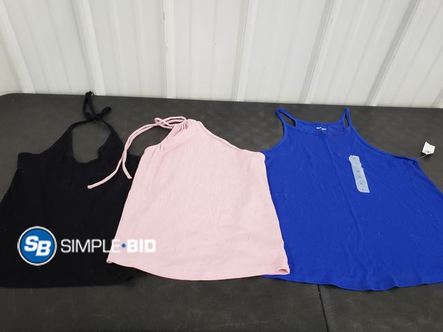Lot 58-77601 - Lot of (3) Womens Tanks - Size L