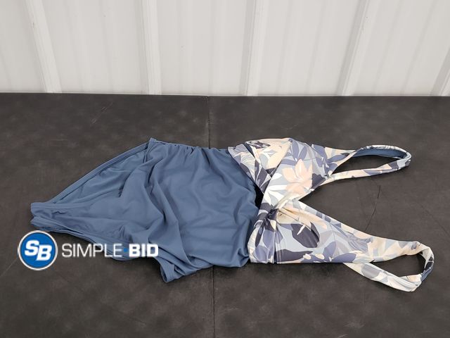 Lot 58-77581 - Cupshe Women's One Piece Swimsuite - Size 0X
