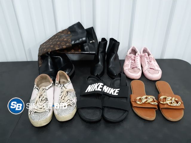 Lot 58-77810 - SHOES!! Lot of Women's Shoes, Variety of styles - Mostly Size 9/10 - used but in good condition