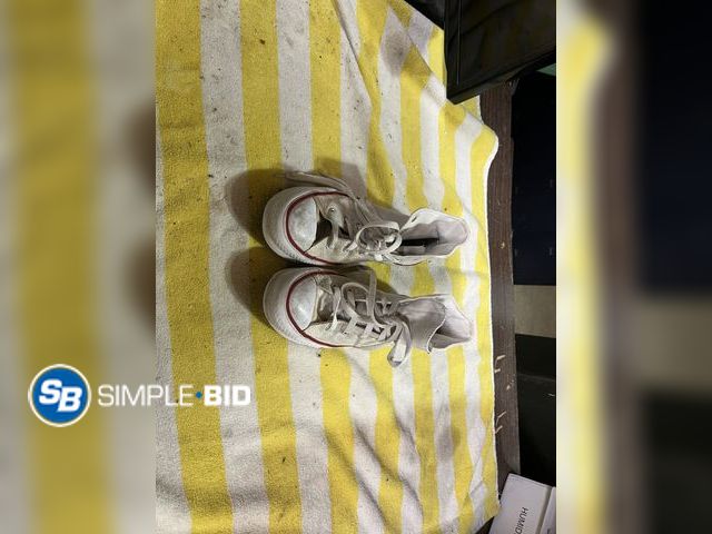 Lot 58-60710 - White Converse Shoes - Size 4.5