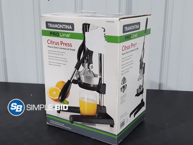 Lot 58-34610 - New Tramontina PROLine Heavy-Duty Commercial Grade Citrus Press, Black