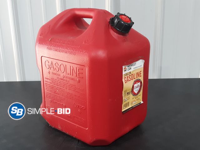 Lot 58-32762 - Plastic 5 Gallon Gas Can