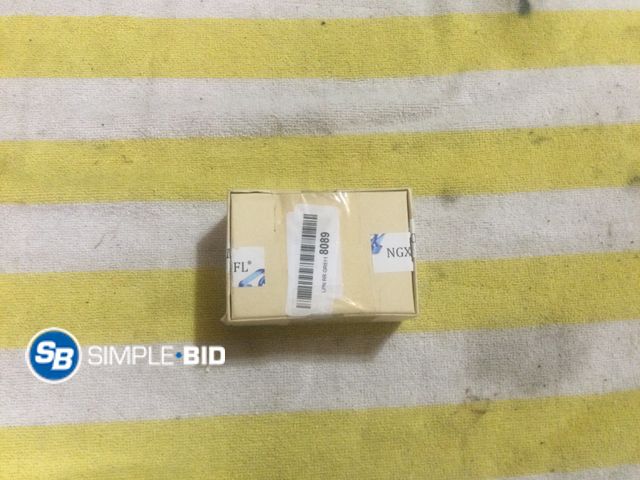 Lot 58-33945 - 1 silicon valley technology mini gps tracker mini GPS tracker for 
vehicles
kids
pets