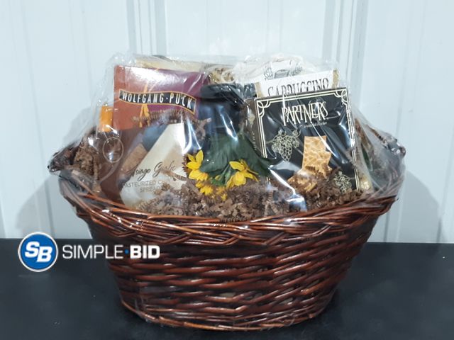 Lot 58-28859 - Wolfgang Puck Snack Basket
