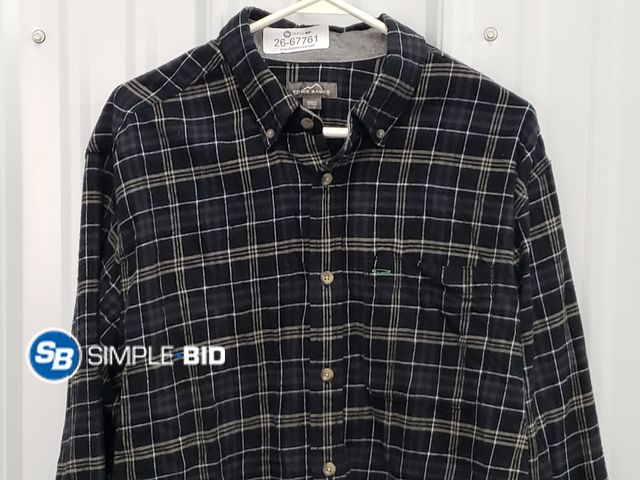 Lot 58-67761 - MEN'S Eddie Bauer Button up shirt - SIZE XL - very light use - in good condition