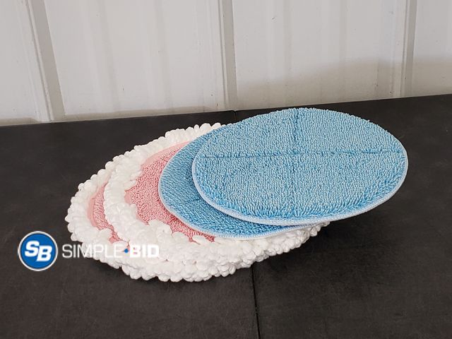 Lot 58-65991 - Lot of (4) Round 8" Mop Heads (2) of Each Color