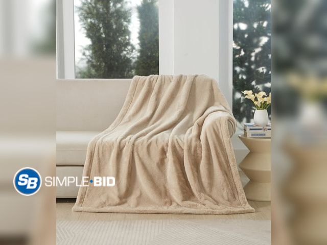 Lot 58-54764 - New Cozy Haven Oversized Faux Fur Throw Blanket, Soft Beige, 50" x 72"