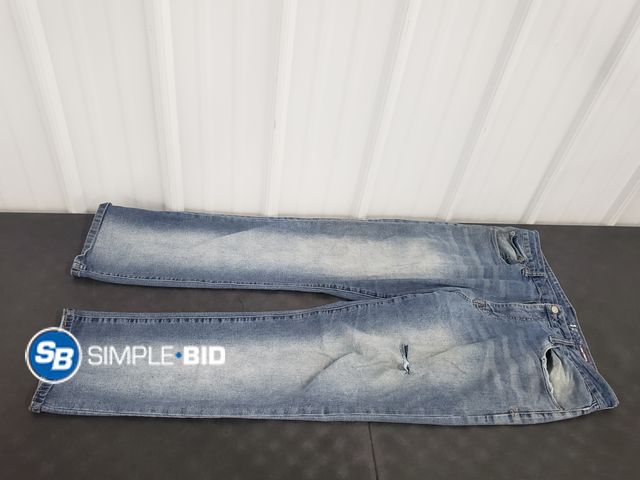 Lot 58-68239 - izod Men's Jeans - Size 36x34
