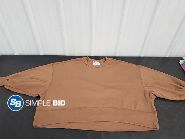 Lot 58-71975 - Women's Zenana Mocha Crew Sweater - SIZE 2XL - light use - in good condition