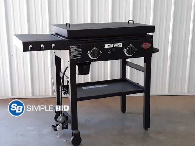 Lot 58-37124 - Char Broil Flat Iron Grill - Light Use