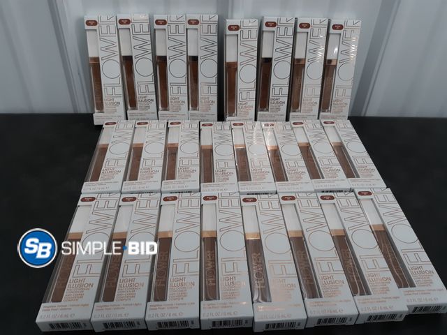 Lot 58-59820 - Lot of (24) Flower Light illusion Full Coverage Concealer - Mocha D4