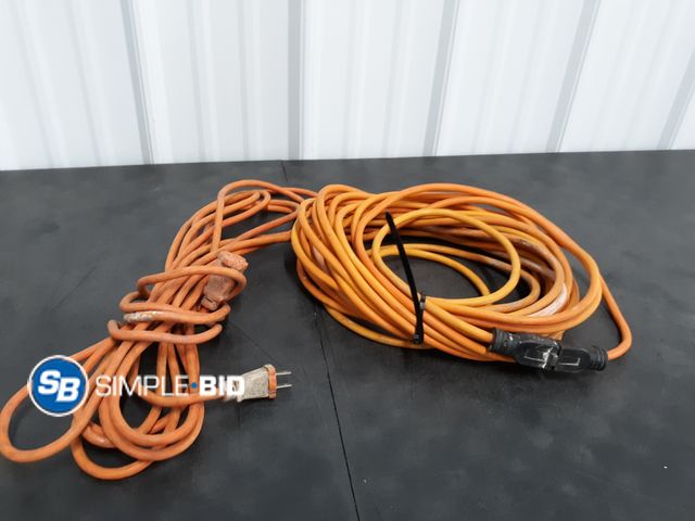 Lot 58-75851 - Lot of (2) Extension Cords - used but in good condition