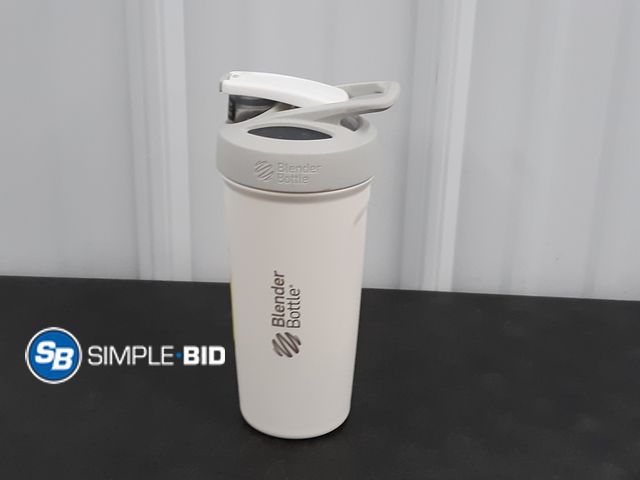 Lot 58-38009 - New Blender Bottle
