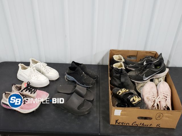 Lot 58-71934 - Lot of Women's Shoes, Sandals - From NIKE and more - various sizes - used but in good condition