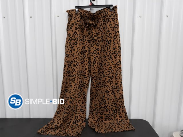 Lot 58-77814 - New Mittoshop Leopard Pants - Elastic (dressy) - SIZE 1XL