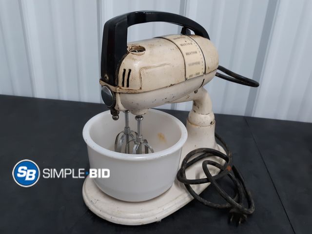 Lot 58-38573 - Vintage Dormeyer Meal Maker