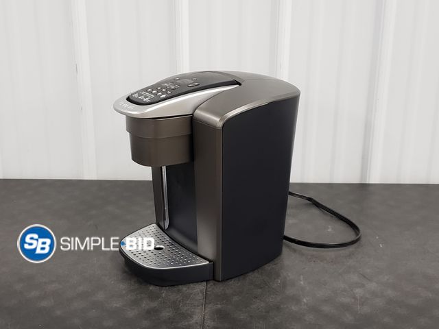 Lot 58-74661 - Keurig - Makes Iced Coffee - Very Light Use Great Condition