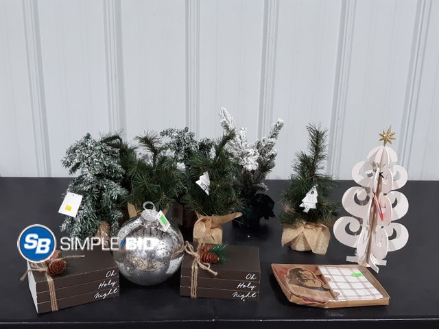 Lot 58-22013 - Lot of CHRISTMAS decorations, Trees, Ornaments and more - unused