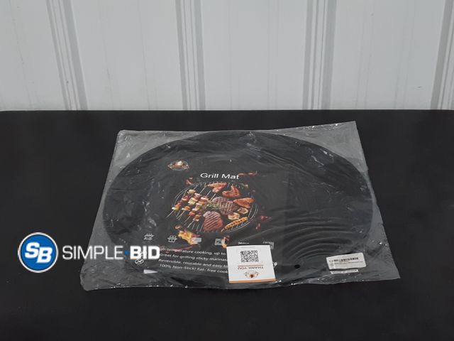 Lot 58-31780 - Set of (5)  New Silicone Grill mats