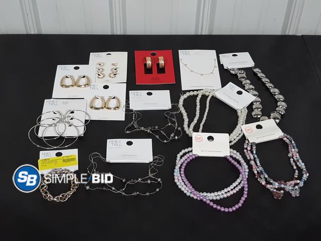 Lot 58-21911 - Lot of Women's Jewelry including Earrings, Necklaces, and Bracelettes  - unused