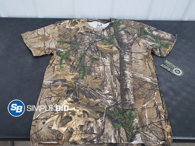 Lot 58-78357 - New Men's RealTree Camo T-Shirt - SIZE L