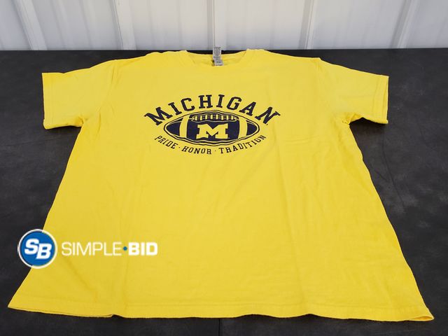 Lot 58-59515 - Michigan Short Sleeve T-Shirt - Size Large - Used