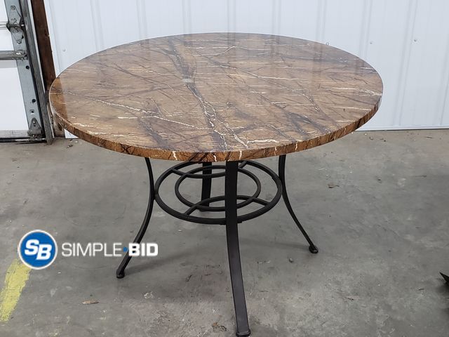 Lot 58-30455 - Round Patio Table