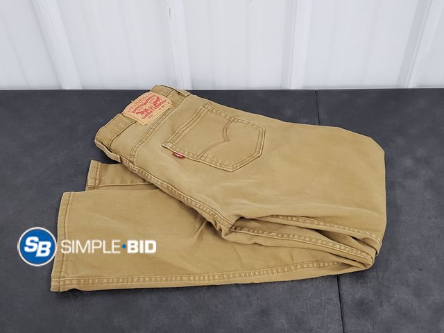Lot 58-50975 - Levi Strauss 513 - Khaki Jeans - Size 30 x 30 - Light Use