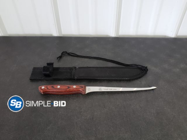 Lot 58-83457 - Hunting Knife with Sheath