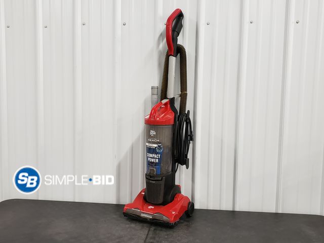 Lot 58-50427 - Dirt Devil  Reach Compact power vacuum - used but in good condition