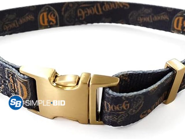 Lot 58-60385 - New Snoop Doggie Doggs Deluxe Pet Collar, Classic Snoop