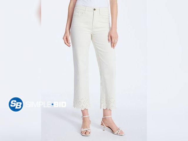 Lot 58-72140 - New Free Assembly Women's and Women's Plus Embroidered Eyelet Cropped Jeans, 28" Inseam, Size 10