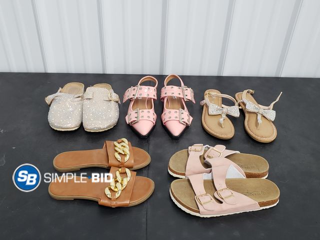 Lot 58-56273 - Lot of 5 Various Sets of Shoes - Size 8 - Used