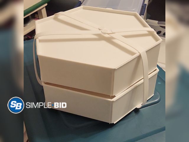 Lot 58-67422 - New Piatto Bakery Boxes...8 piece set