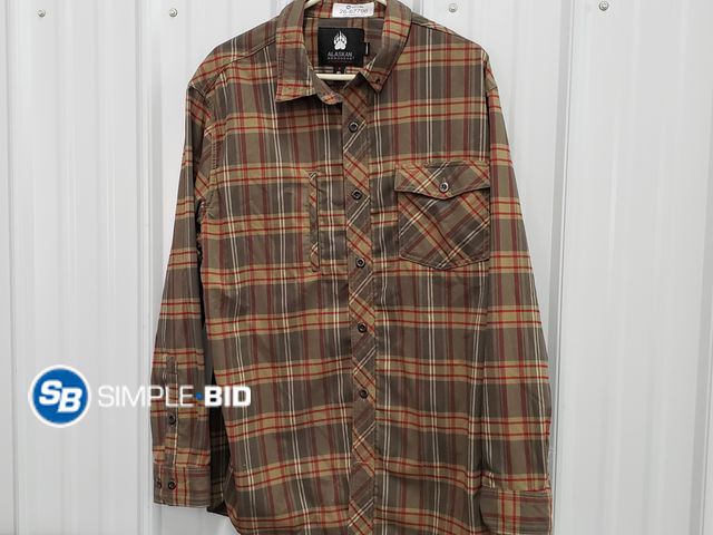 Lot 58-67796 - MEN'S Alaskan Hardgear Button Down Shirt - SIZE XL - very light use - in good condition