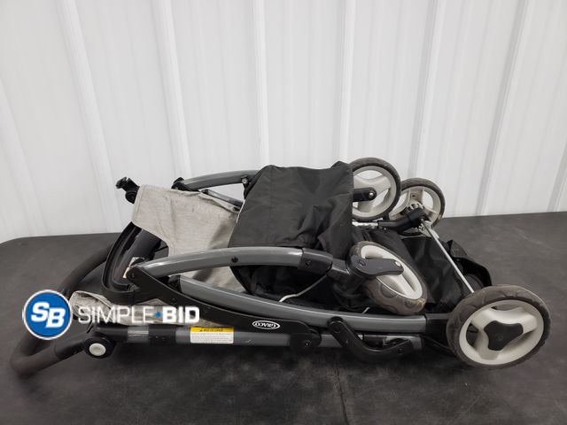Lot 58-32821 - Graco ClickConnect Stroller Base