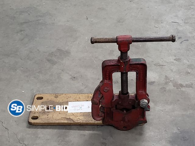 Lot 58-53593 - The Ridge tool company pipe fitting viss