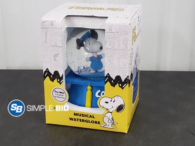 Lot 58-68838 - Peanuts Musical waterglobe - Congrats Grad!