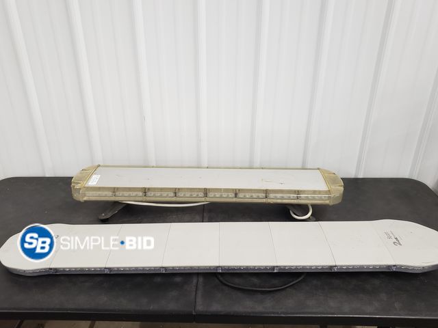 Lot 58-59655 - Lot of (2) Flashing lights - Both Work, but need switches